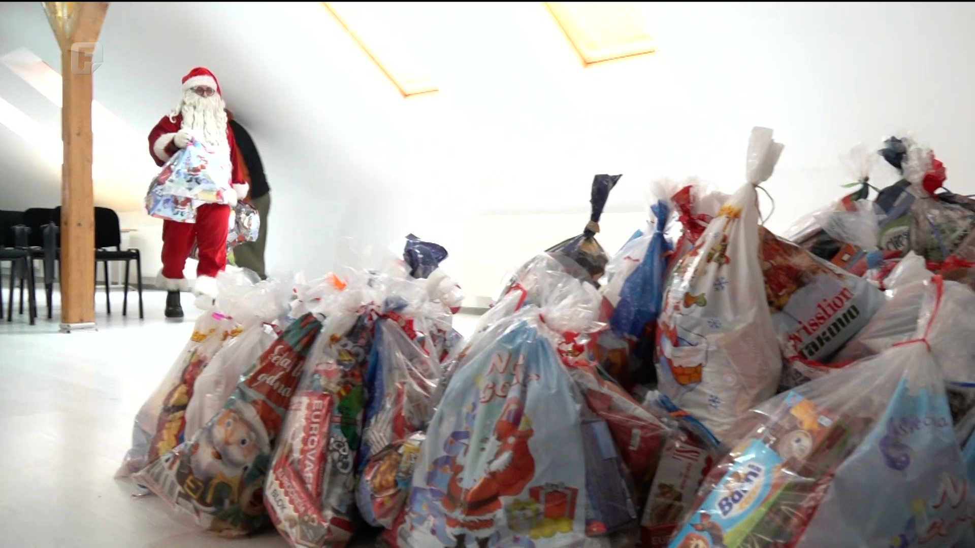 Bijeljinski humanitarci paketićima obradovali "Mali svijet" iz Lukavca